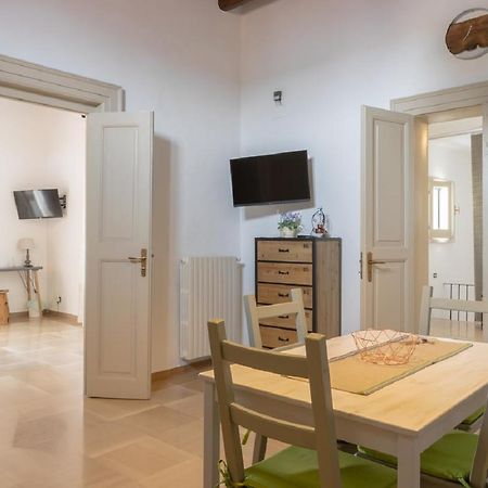 Palazzo Bianchi Domus Holidays Trani Kültér fotó