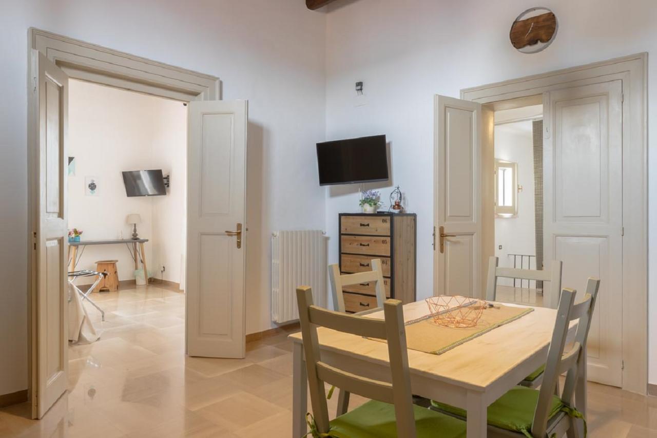 Palazzo Bianchi Domus Holidays Trani Kültér fotó